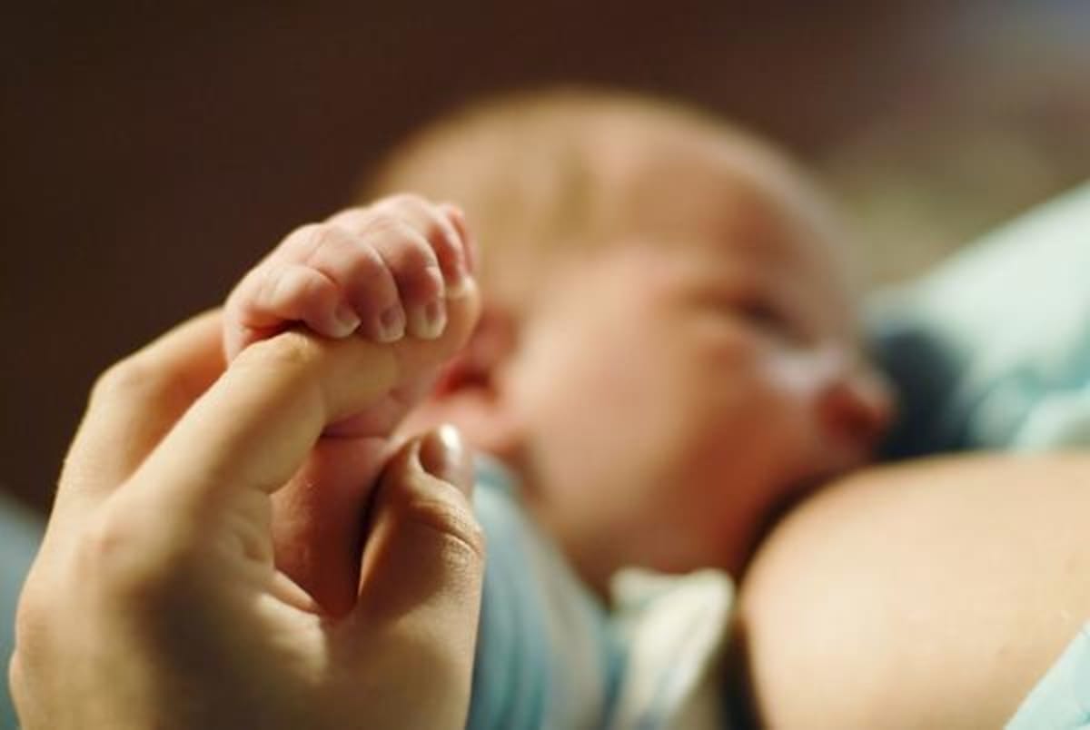 Cómo cortar la leche materna rápidamente