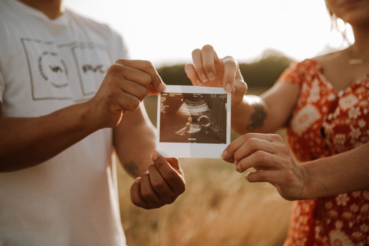 Trucos para notar al bebé: cuándo y cómo sentirlo en tu barriga