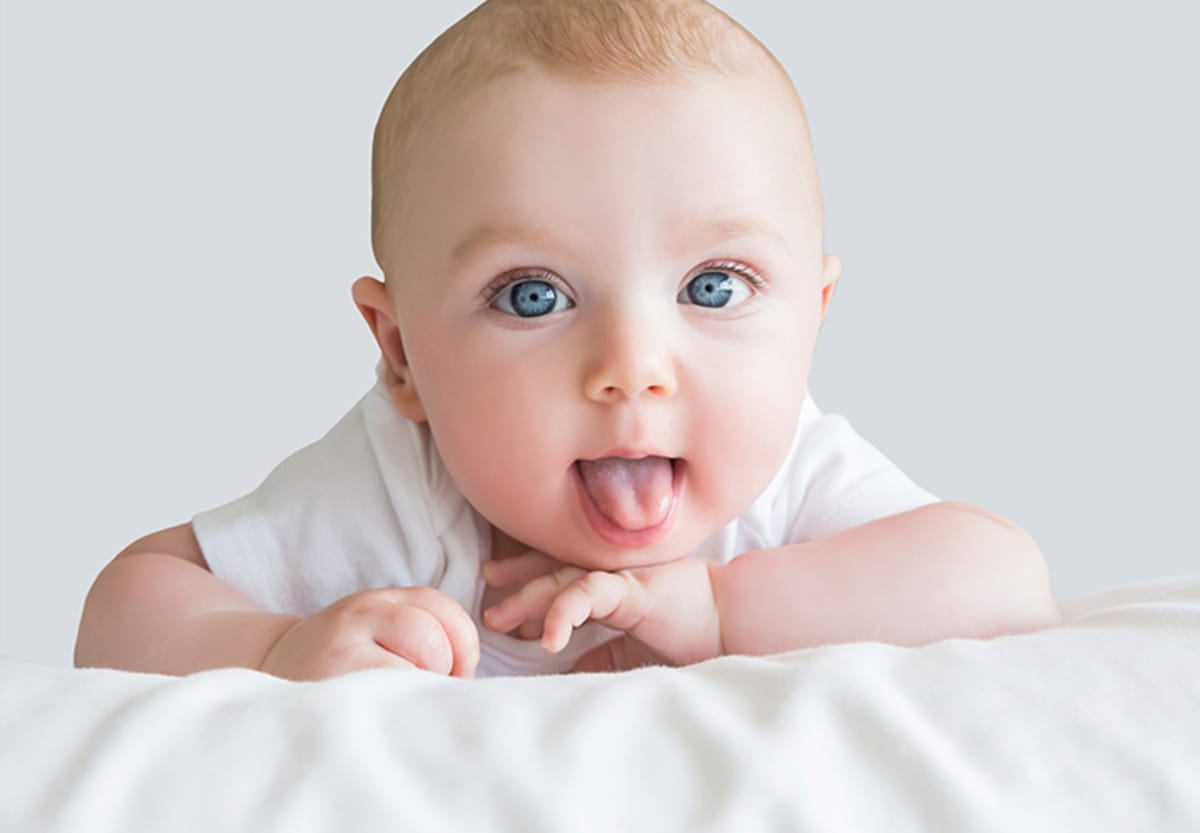 Causas de la lengua blanca en bebes