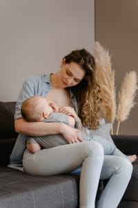 Lactancia materna: beneficios para la madre y el bebé